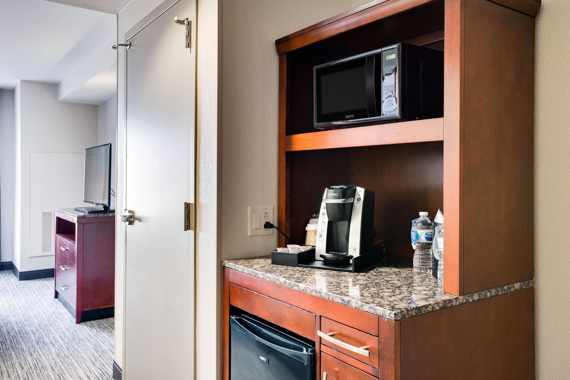 Hilton Garden Inn Milwaukee Airport Exterior foto