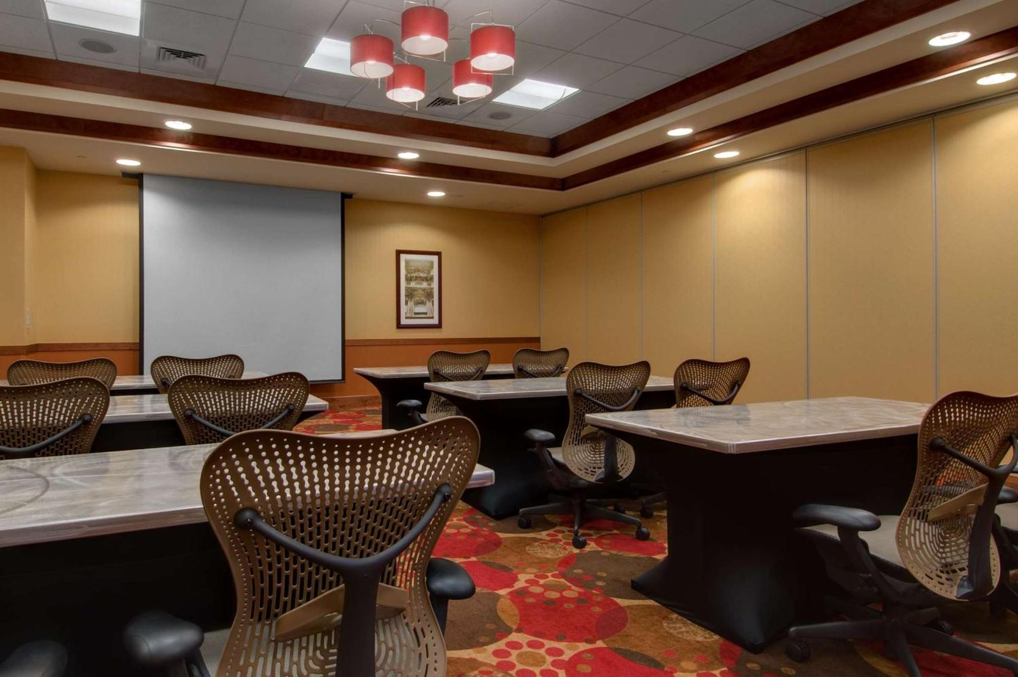 Hilton Garden Inn Milwaukee Airport Business foto
