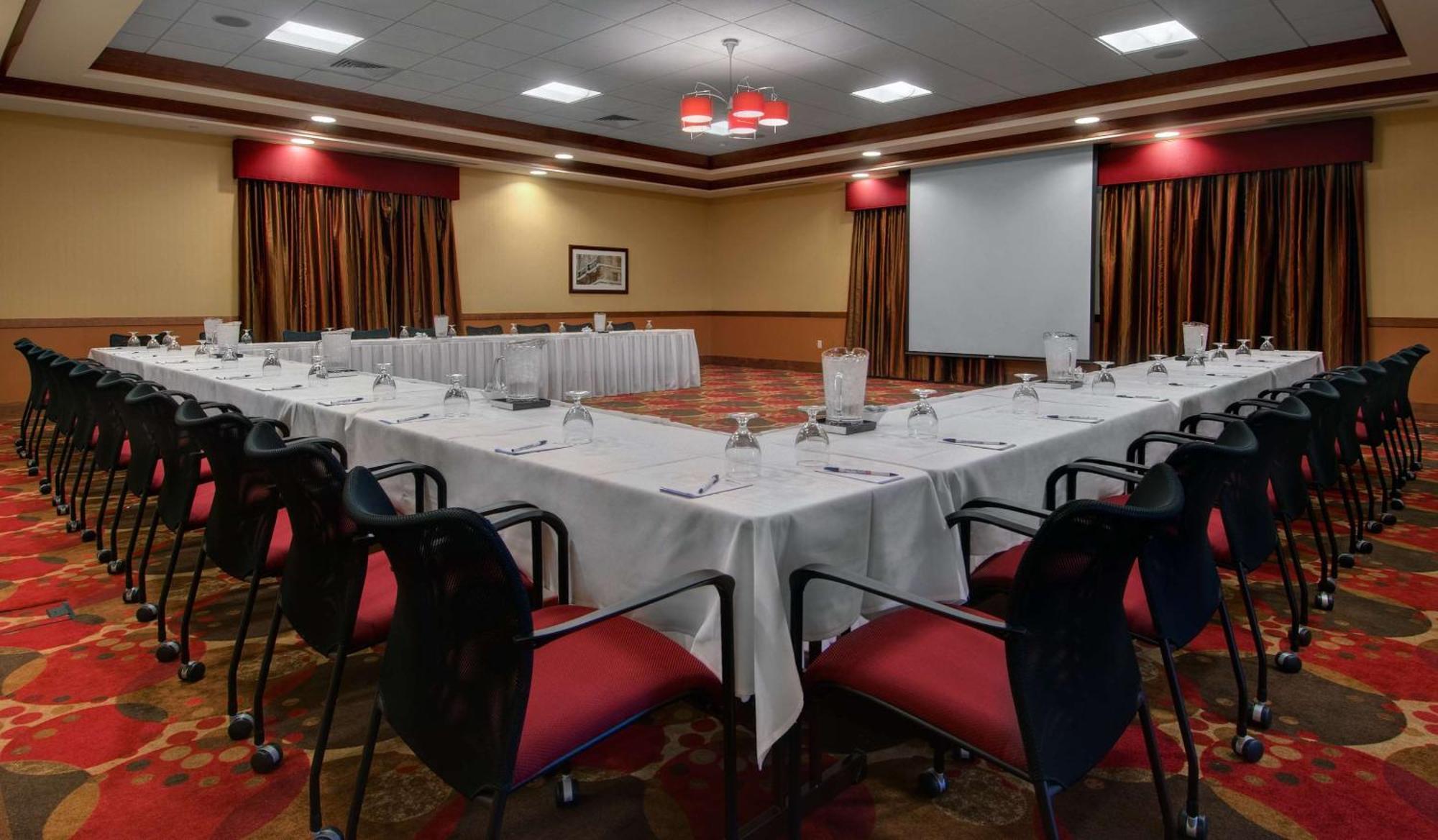 Hilton Garden Inn Milwaukee Airport Business foto